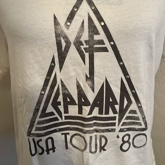 Def Leppard Sheer Studded Off White Graphic Shirt - Picture 4 of 9